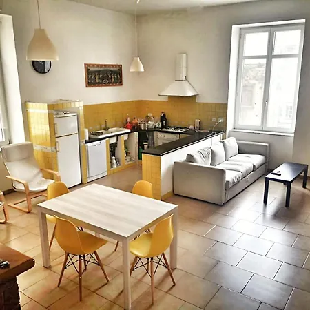 Con Terrazza Vicino Piazza Dante 那不勒斯
