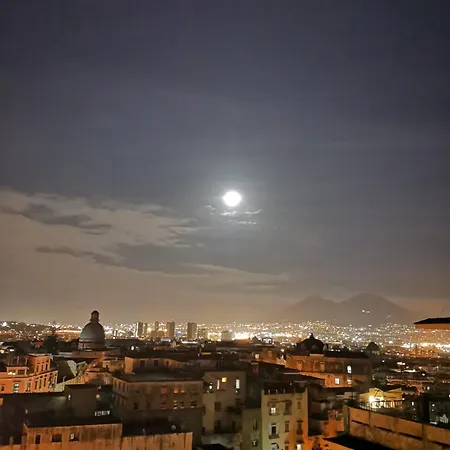 Con Terrazza Vicino Piazza Dante 公寓